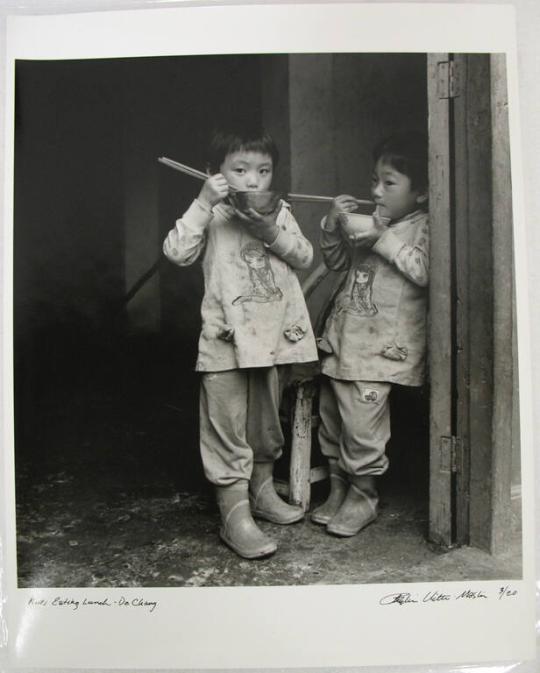 Kids Eating Lunch - DaChang