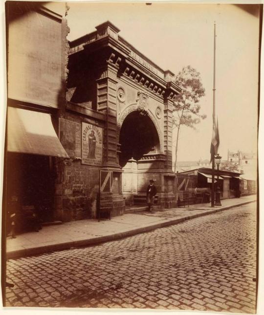 Fontaine, rue de Charenton