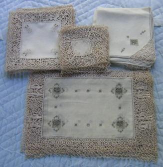 Set of placemats, napkins, coasters and a table runner