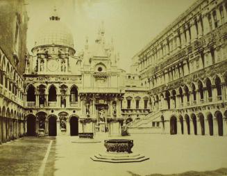 Courtyard of the Palazzo Ducale