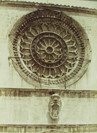 The circular window in the facade of the Duomo in Todi.