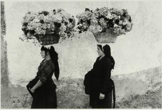 Femmes aux fleurs, Portugal