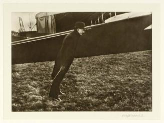 9 November 1911 - Buc. Zissou in the backwash of the propeller of an Esnault-Pelterie airplane