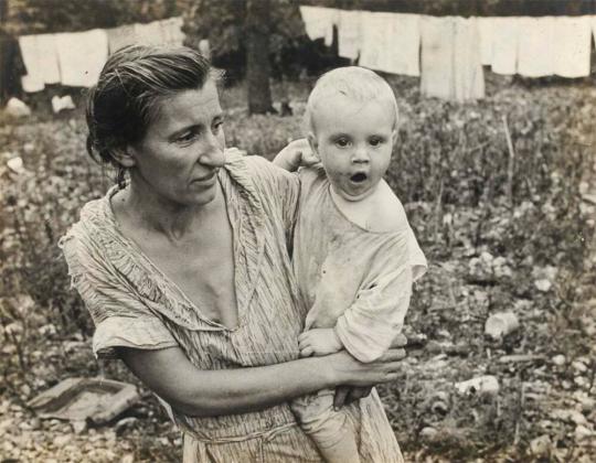 Family of Arkansas sharecropper