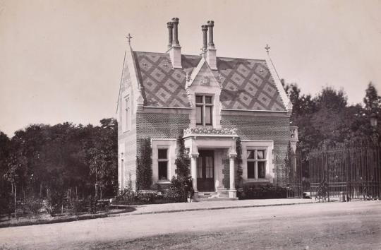 [Guardhouse, Bois de Boulogne, Paris]