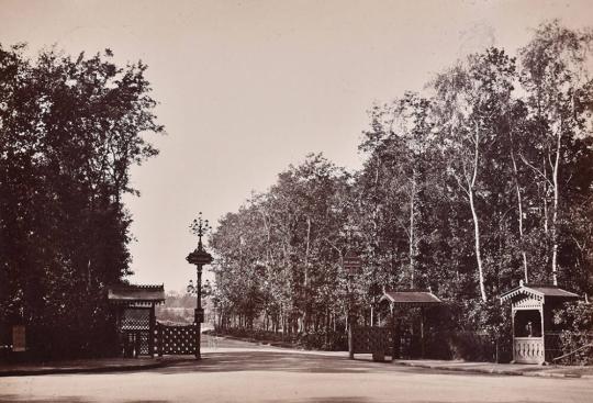 [Entrance to the Pré Catelan, Bois de Boulogne, Paris]