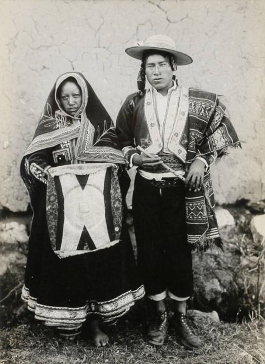 Traditional peruvian outlet clothing