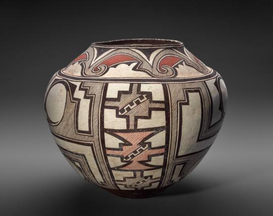 Jar (Olla) with Geometric Designs