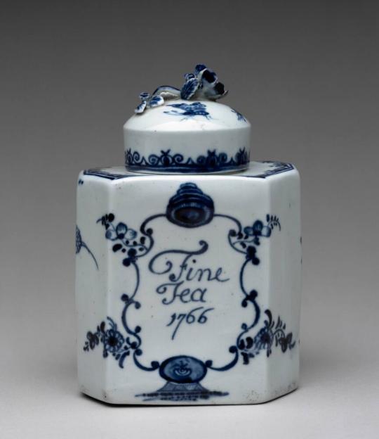 Tea Caddy and Cover