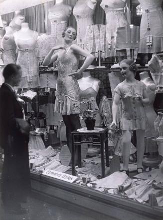 Shop Window, Paris