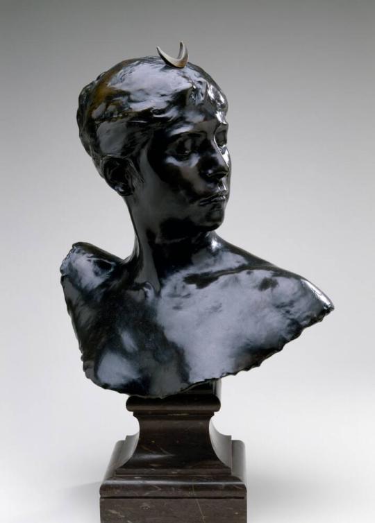 Head of Diana