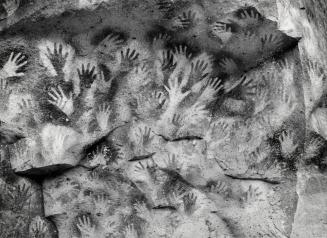 Cueva de las manos (Cave of the hands). Pre-Tehuelche cave paintings, 8000 B.C. Cañadón del Río Pinturas, Patagonia, Province of Santa Cruz, Argentina