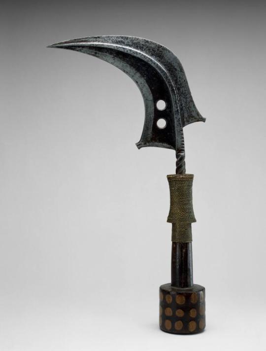 Sickle-Knife (emambele)