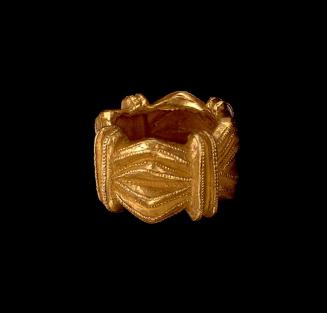 Ring (form of a crown)