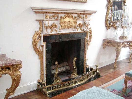 Chimneypiece