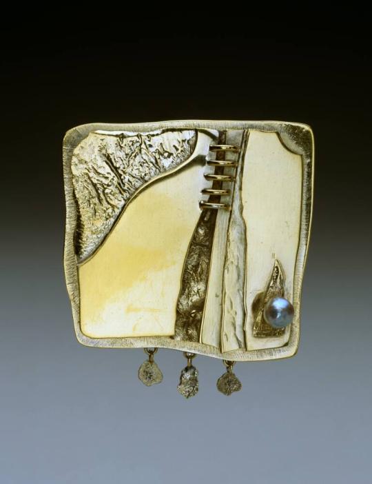 Brooch