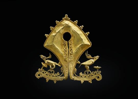 Pendant with Cockatoos