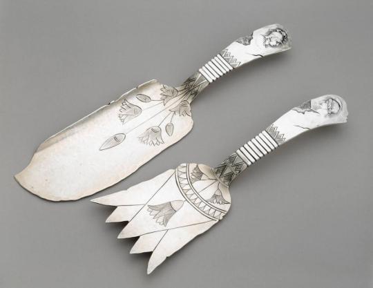 Fish Server and Knife