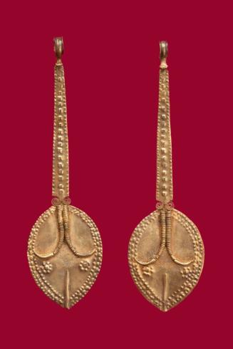 Pair of Noblewoman's Ear Ornaments (Sialu)