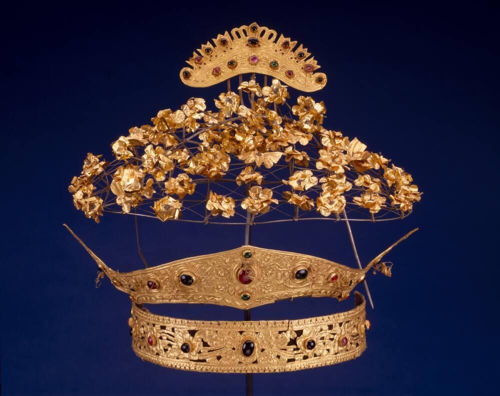 Dance Crown Set | All Works | The MFAH Collections