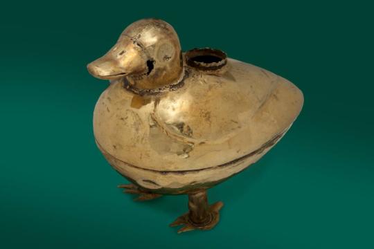 Vessel in the Form of a Duck