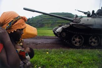 Congolese women fleeing to Goma