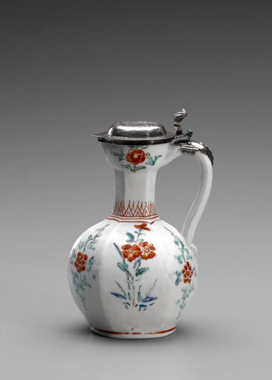 Small Kakiemon Ewer with Silver Cover