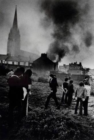 Youths burning homes, Londonderry