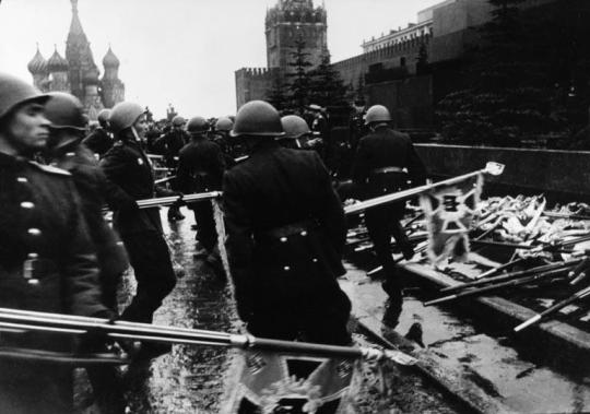 Remnants of the Reich, Red Square