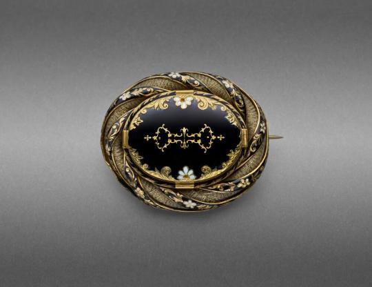 Brooch