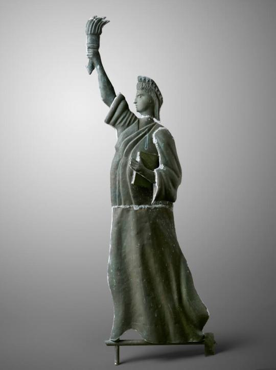 clay statue of liberty model