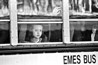 Emes (Truth) Bus