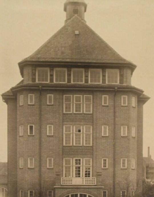 Volksschule Tieloh, Seitenansicht, Habichtstrasse