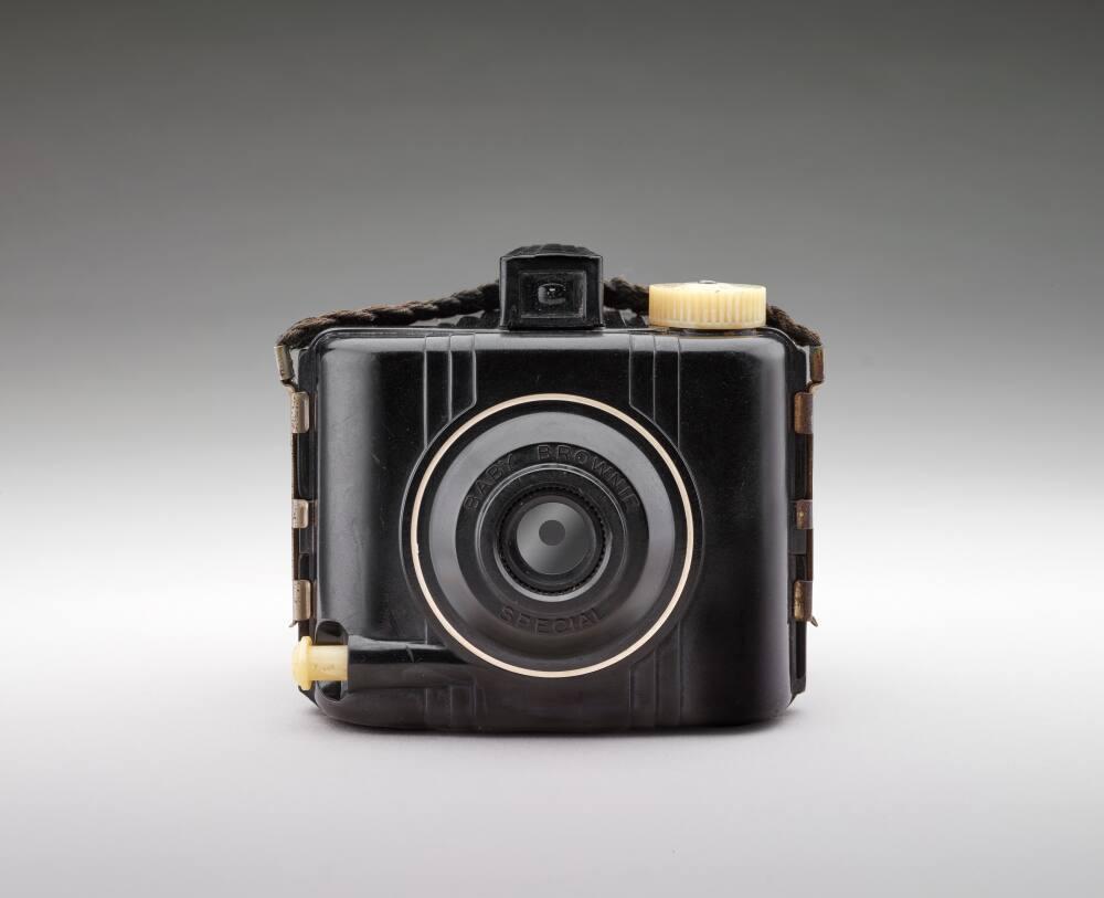 Art Deco Kodak Baby Brownie buy Special (1939-1954) Camera By Walter Dorwin Teague