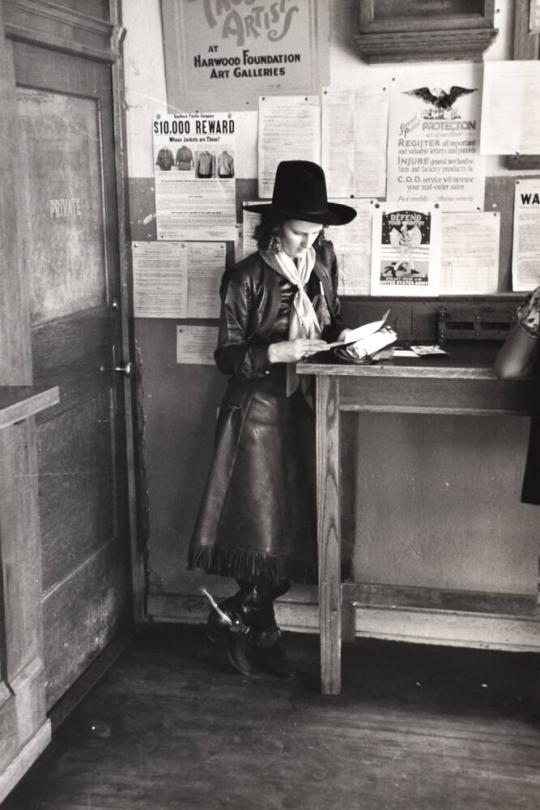 Visitor to Taos fiesta, New Mexico