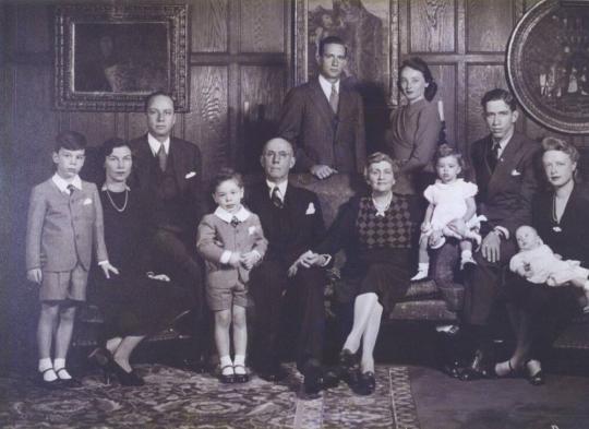 Fig. 14.1. The Straus family posed in front of the present painting in their New York apartment ...