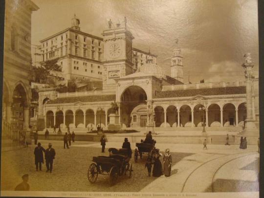 UDINE (Veneto.) - Piazza Vittorio Emanuele e chiesa di S. Giovanni.