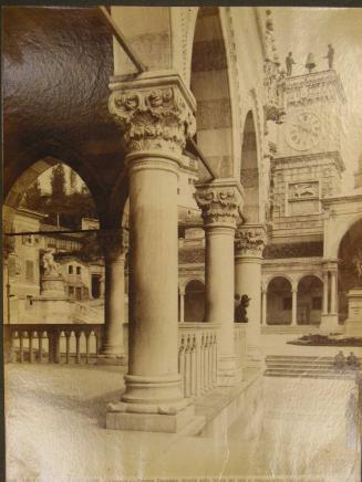 UDINE (Veneto.) - Palazzo Comunale.  Angolo della loggia dal lato di mezzogiorno.  (Niccolo Leonello.  XV secolo.)