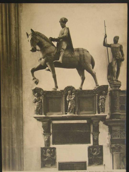 VENEZIA - Chiesa di S. Maria de'Frari.  Monumento a Paolo Savelli.  ( XV Secolo. )