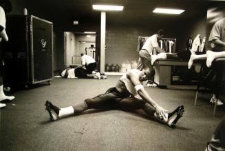 Wide Receiver Jabar Gaffney Stretches Before Game with Washington Redskins, Washington, D.C., December 22, 2002