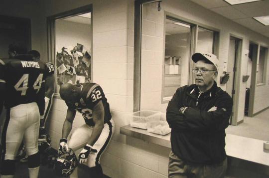 Running Back Moran Norris and fellow Running Back Jonathan Wells with Offensive Coordinator Chris Palmer Mentally Prepare for Last Game, Houston, December 29, 2002