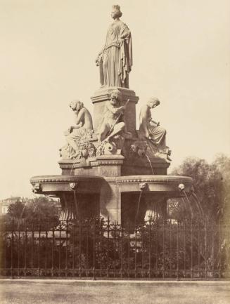 Nimes. Fontaine.