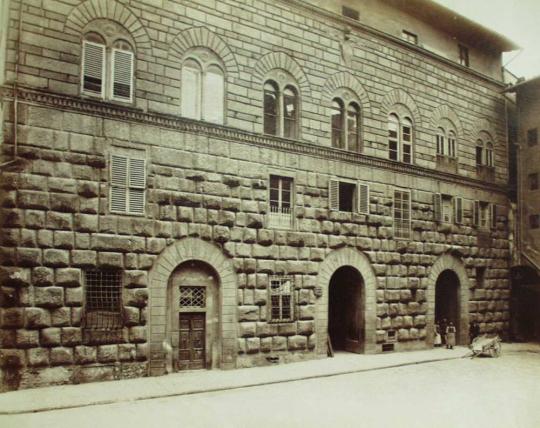 Piazza Strozzi.  Palazzo detto dello Strozzino.