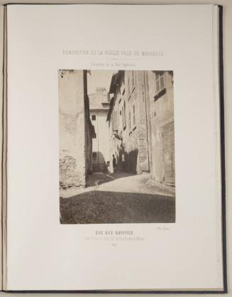 Rue des Gavottes, vue prise du côté de la rue Fonderie Neuve