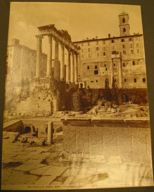 ROMA - Foro Romano.  Rostri con il Tempio di Saturno e quello di Vespasiano.