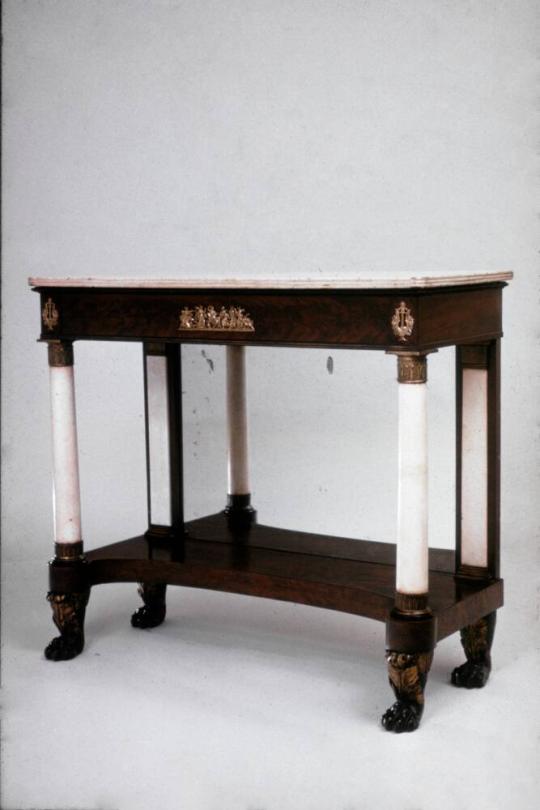 Pier Table