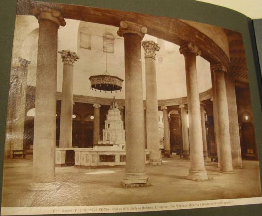 ROMA - Chiesa di S. Stefano Rorondo.  L'Interno.  ( Del V secolo, abbelita e restaurata in varie epoche.)