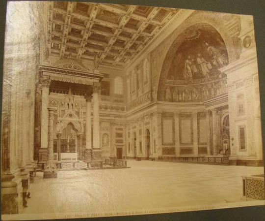 ROMA - Basilica di S. Paolo.  La crocera con il fianco dell'altare Papale e la Tribuna.