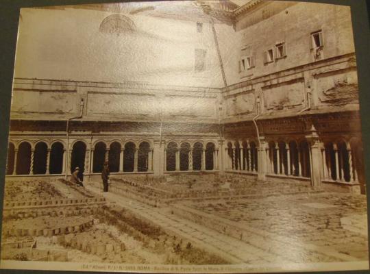 ROME - Basilica di S. Paolo fuori le Mura.  Il Chiostro. ( Opera dei Cosmati. )