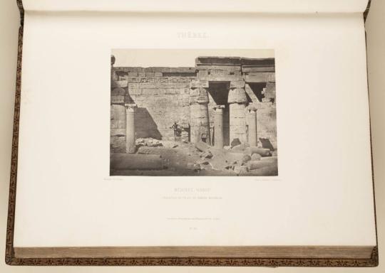 Thebes. Médinet Habou. Péristyle du palais de Ramsès Méiamoun